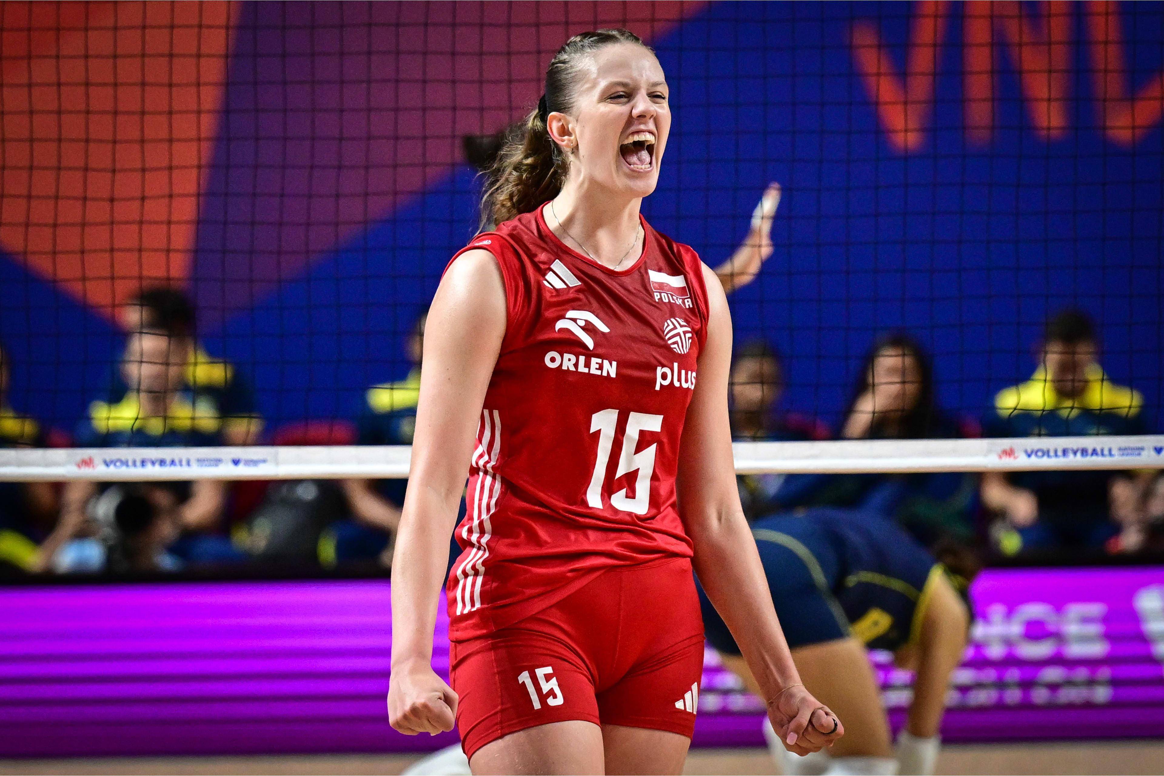 连胜终结！美国队排球赛事中意外挺进决赛