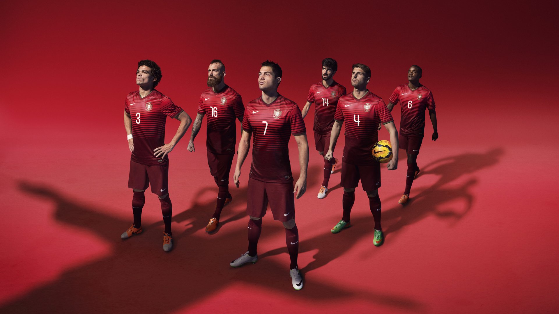 TheShy意外战胜曼联,出色防守引爆全场!引发球迷热议